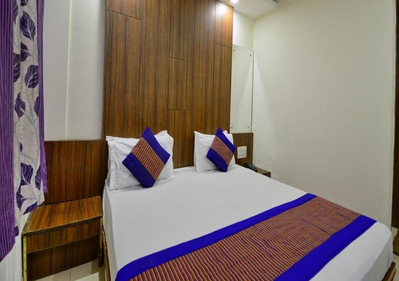 نيودلهي Hotel Perfect Spot- Main Bazar - Walking Metro Station المظهر الخارجي الصورة