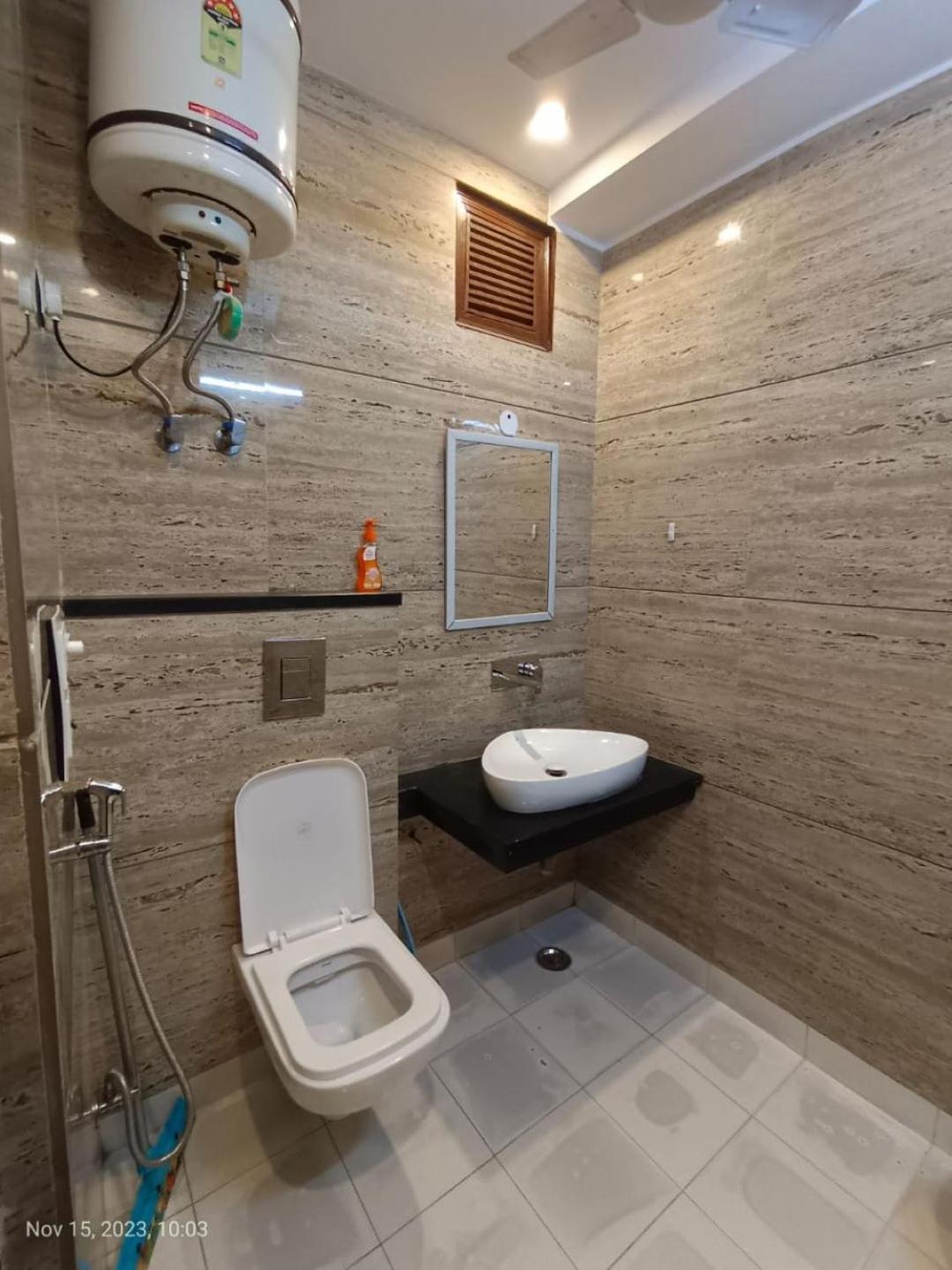نيودلهي Hotel Perfect Spot- Main Bazar - Walking Metro Station المظهر الخارجي الصورة