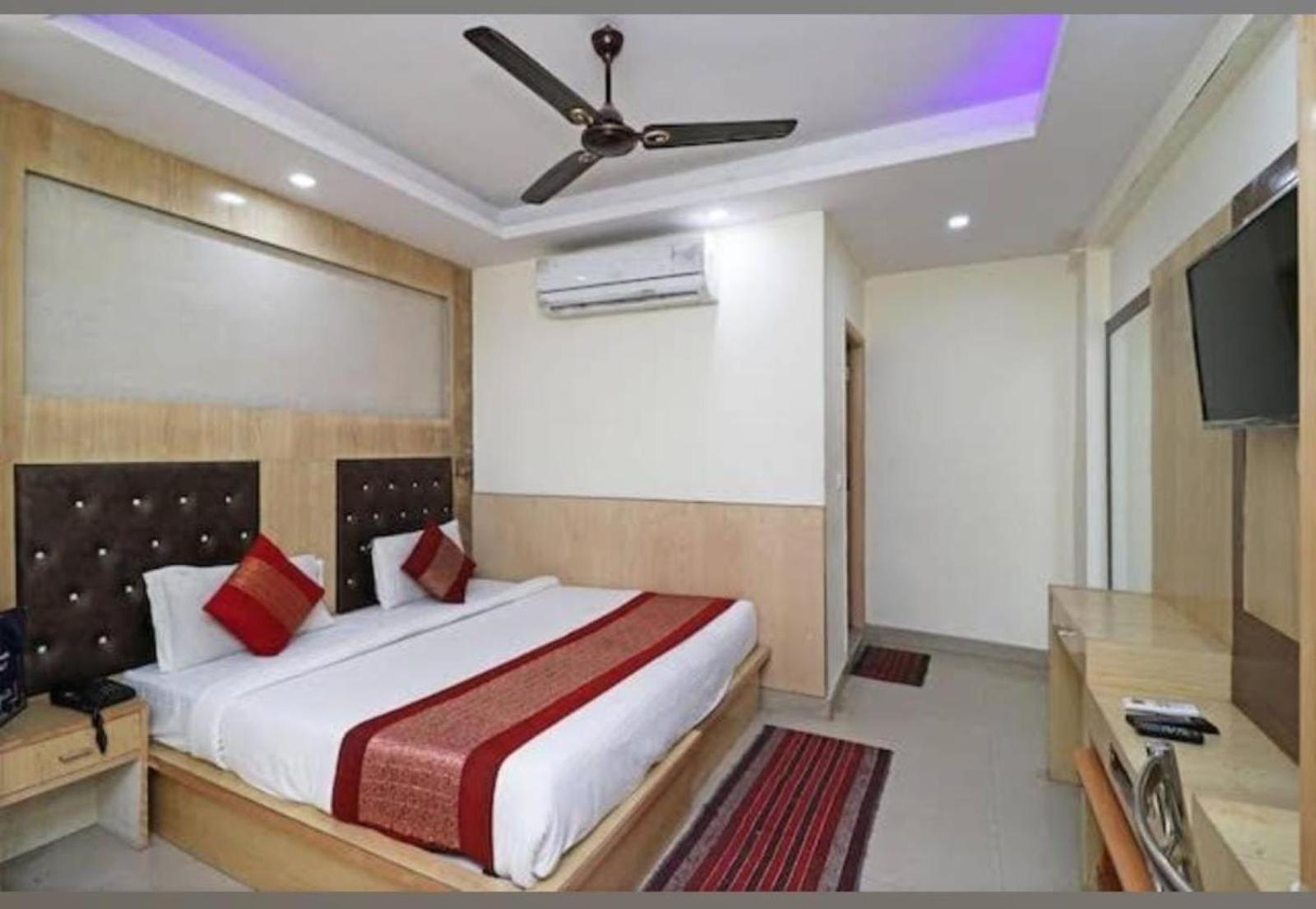 نيودلهي Hotel Perfect Spot- Main Bazar - Walking Metro Station المظهر الخارجي الصورة