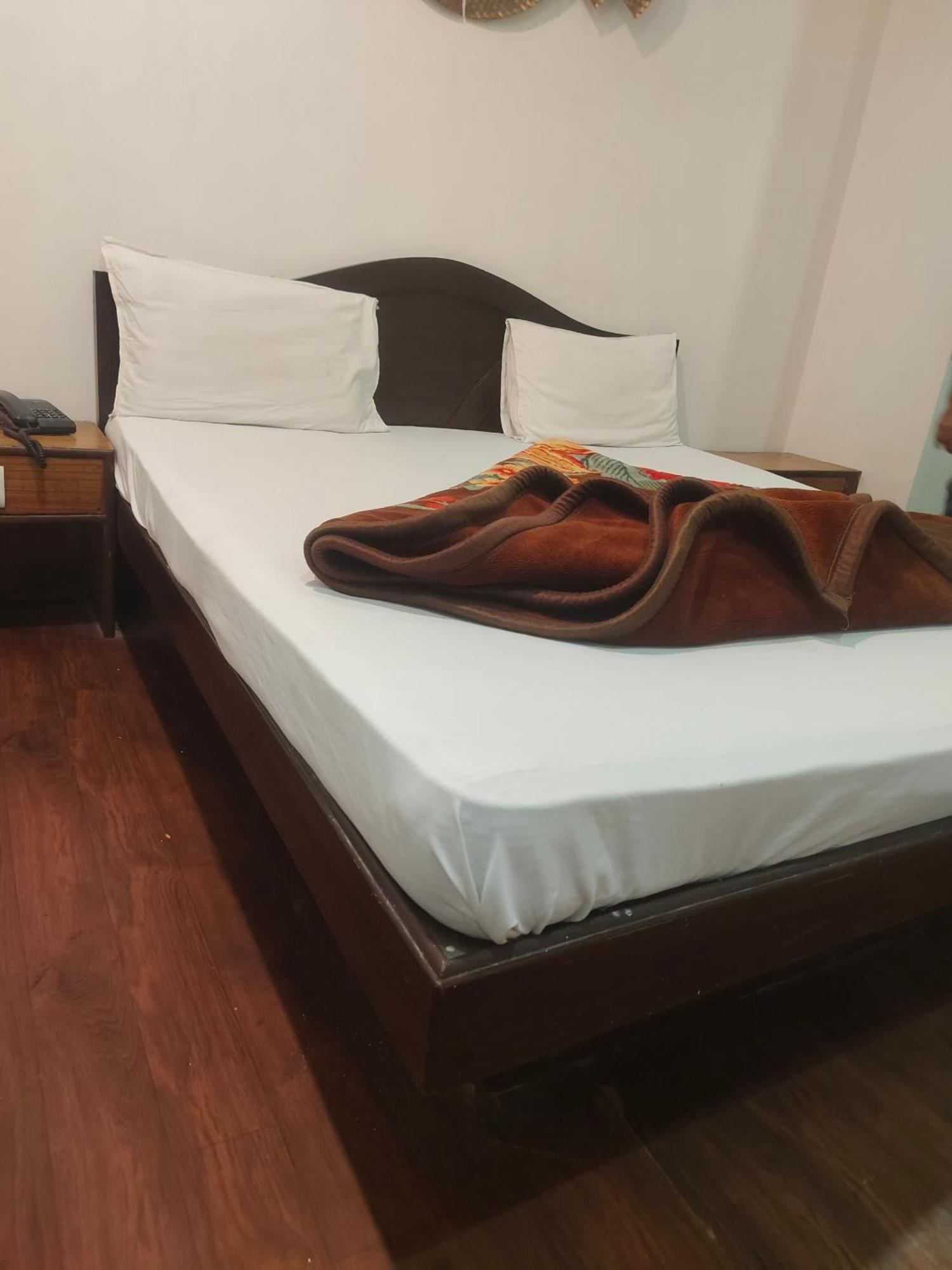 نيودلهي Hotel Perfect Spot- Main Bazar - Walking Metro Station المظهر الخارجي الصورة