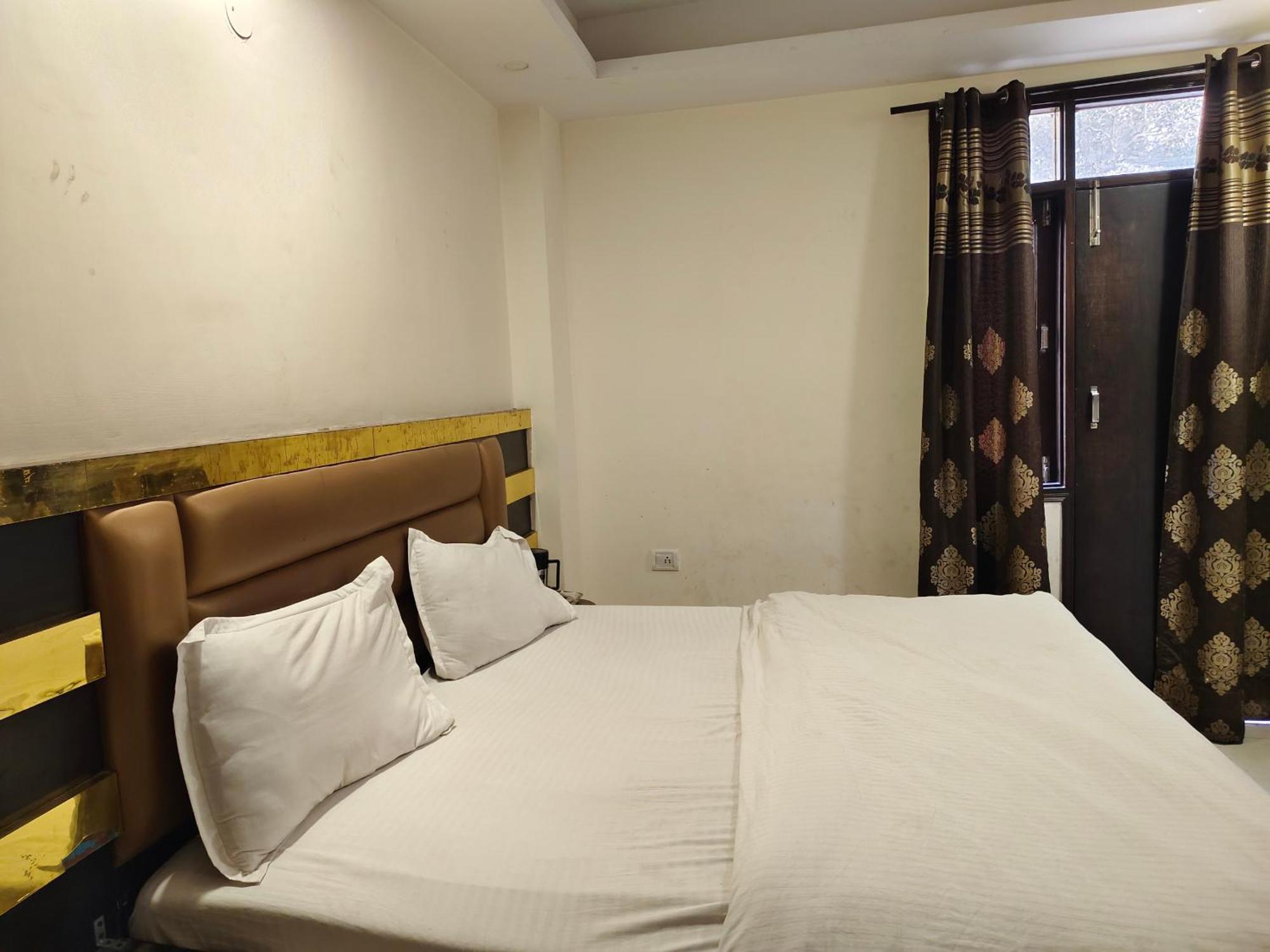 نيودلهي Hotel Perfect Spot- Main Bazar - Walking Metro Station المظهر الخارجي الصورة